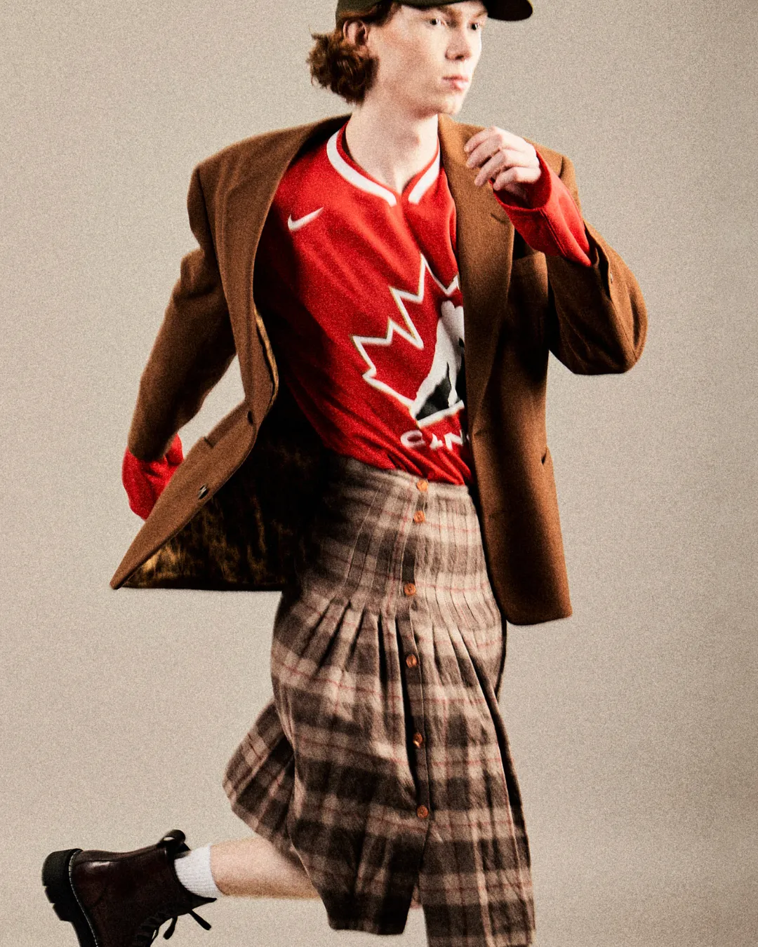 GOLDEN BOY — photo 3